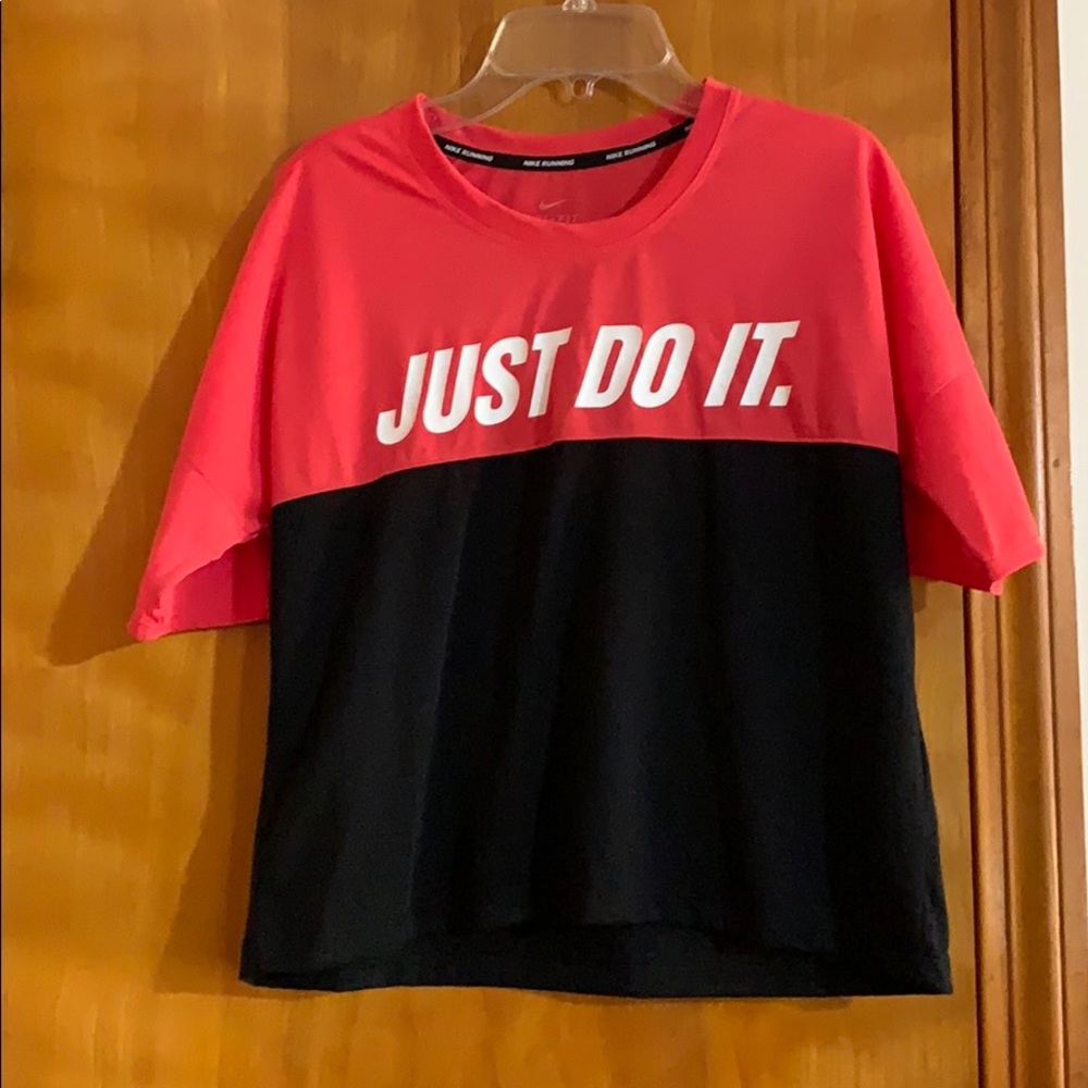 Nike top